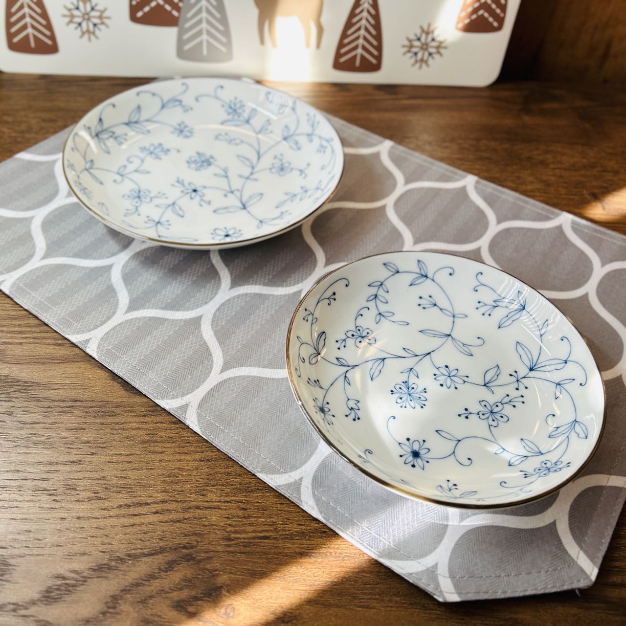 Serving plate(线唐草)
