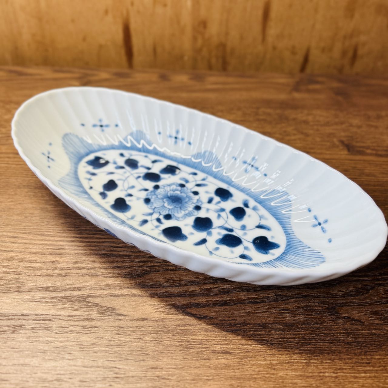 Oval fish plate XL(唐草牡丹青花)