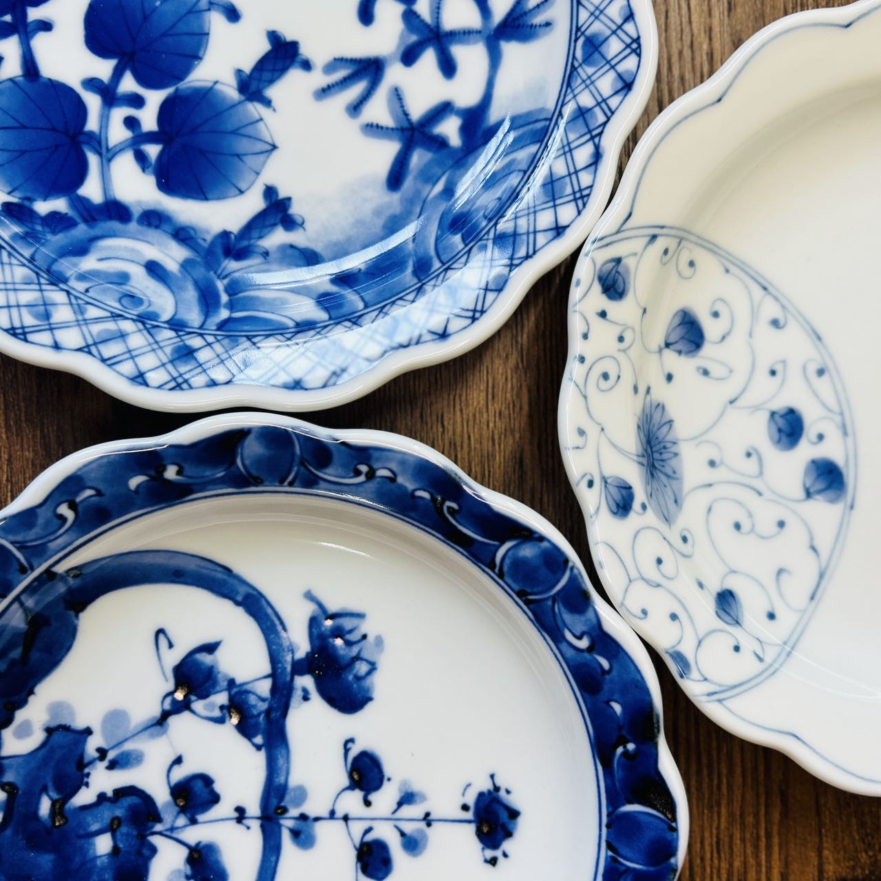 Serving plate L (花边青花盘)