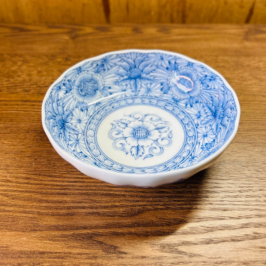 Shallow bowl M （青花）