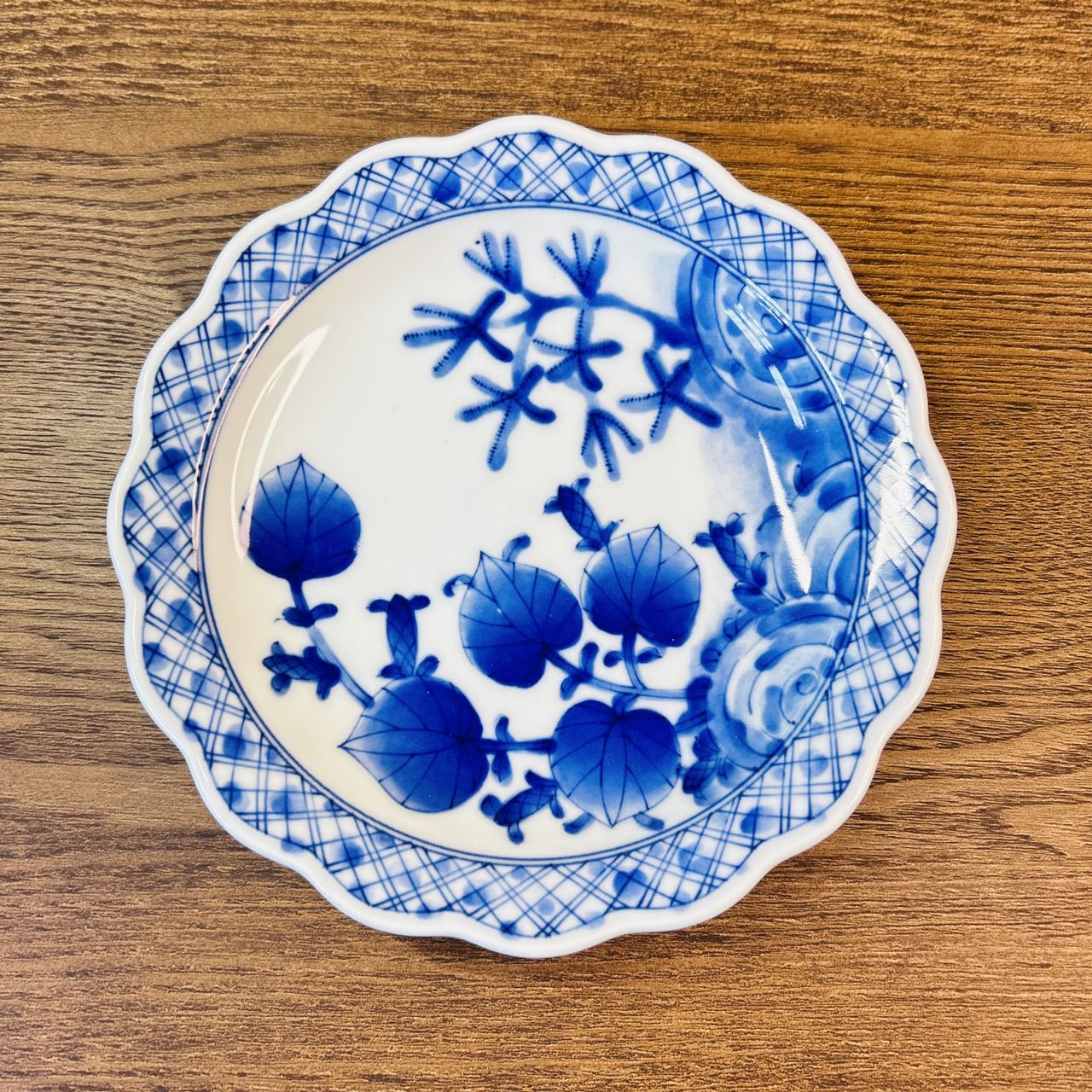 Serving plate L (花边青花盘）